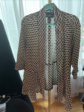 Frank Lyman Design Black & White Cardigan